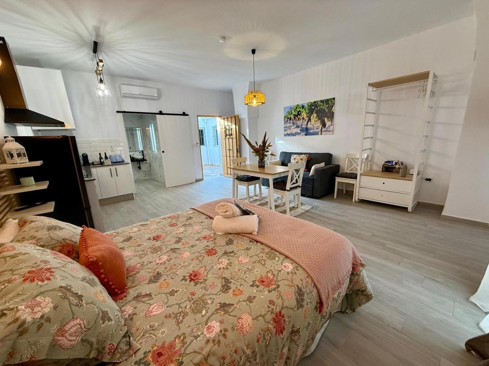Apartamentos Turisticos A.Parra Jerez de la Frontera Luaran gambar